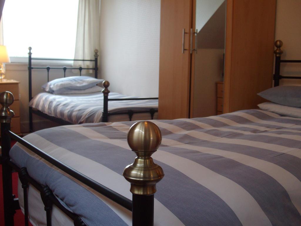 Lindhome Guest House Aberdeen Zimmer foto