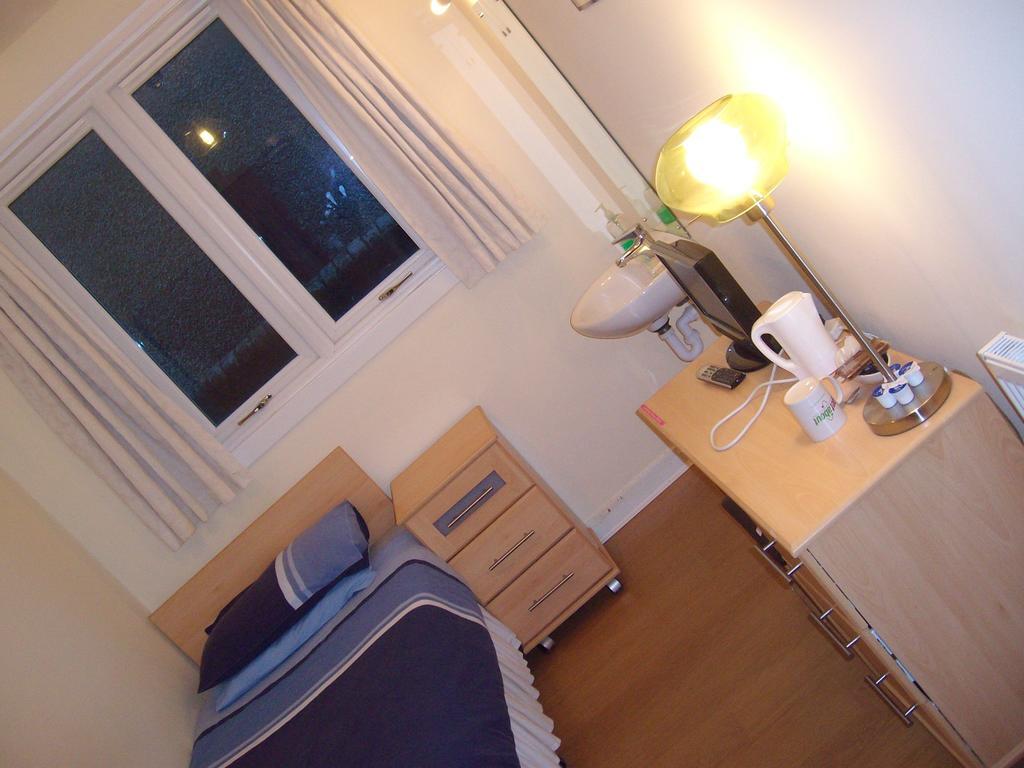 Lindhome Guest House Aberdeen Zimmer foto
